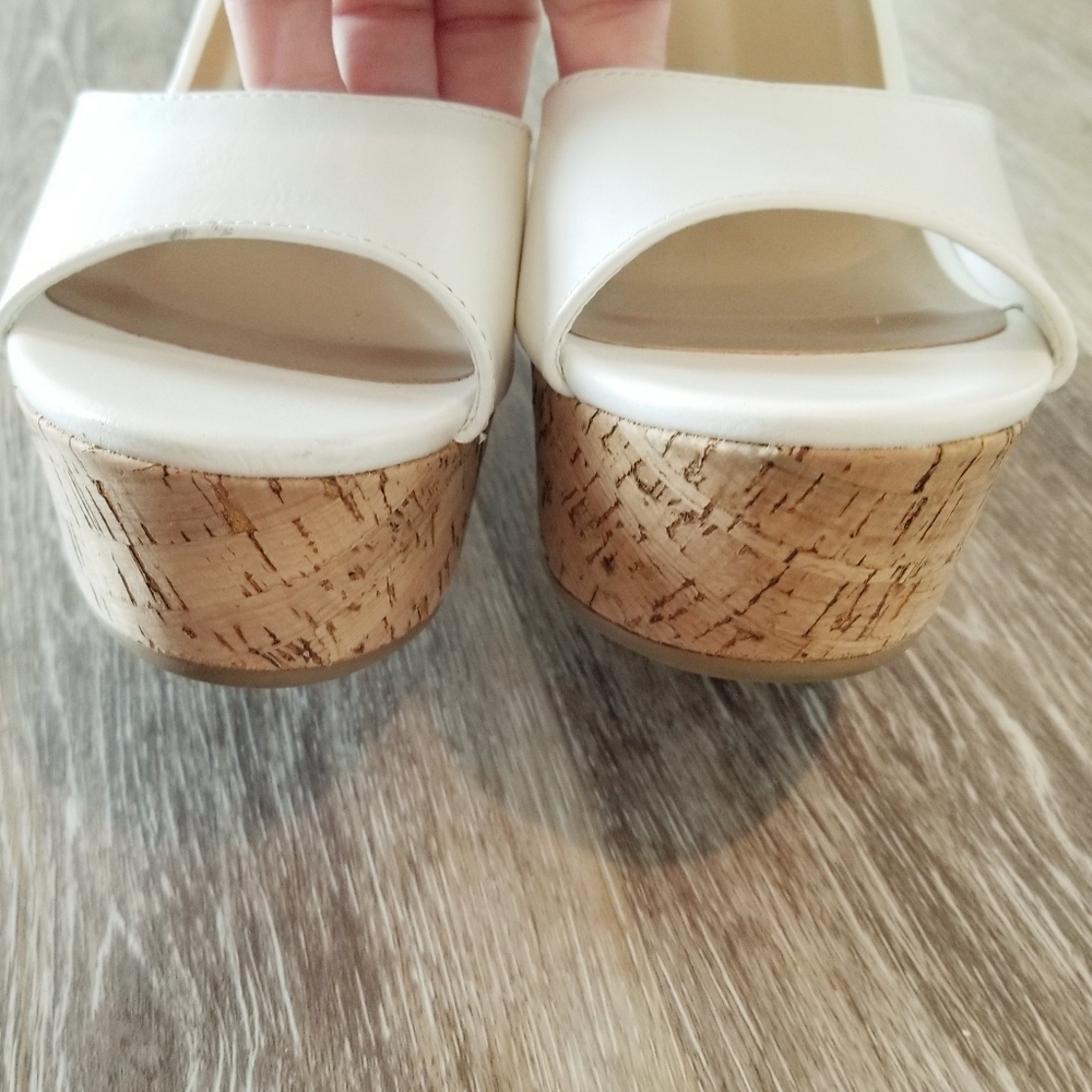 Bamboo Women's Wedge Cork Platform Heel NWT Slip-on White Beachy Casual Chic - Picture 8 of 9